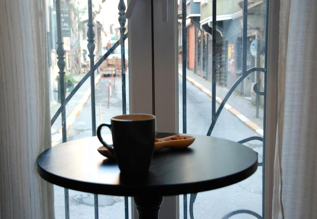Jumba Hostel Istanbul Bagian luar foto