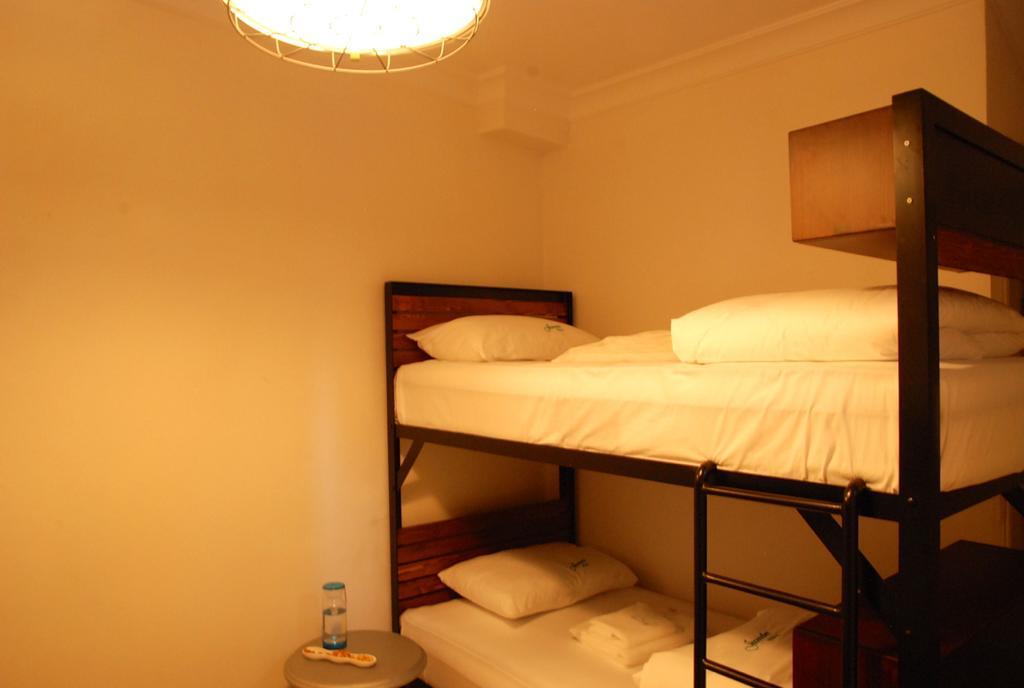 Jumba Hostel Istanbul Bagian luar foto